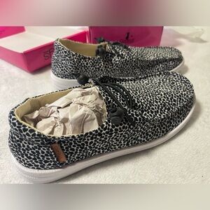 Corkys Black Leopard Kayak